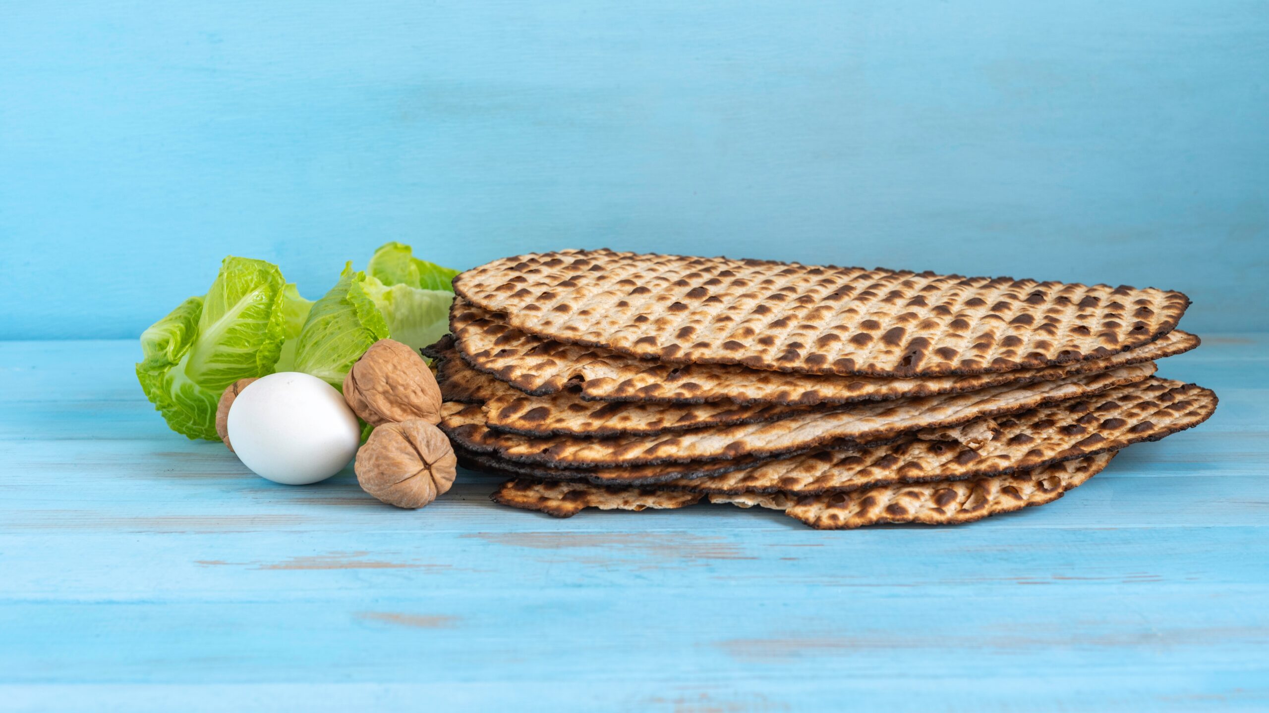 Traditional,Meal,(matzah,Shmurah,,Boiled,Eggs,,Walnuts,,Lettuce,Salad),For